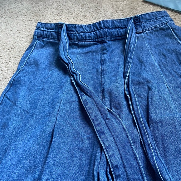 capri pants - Picture 2 of 4